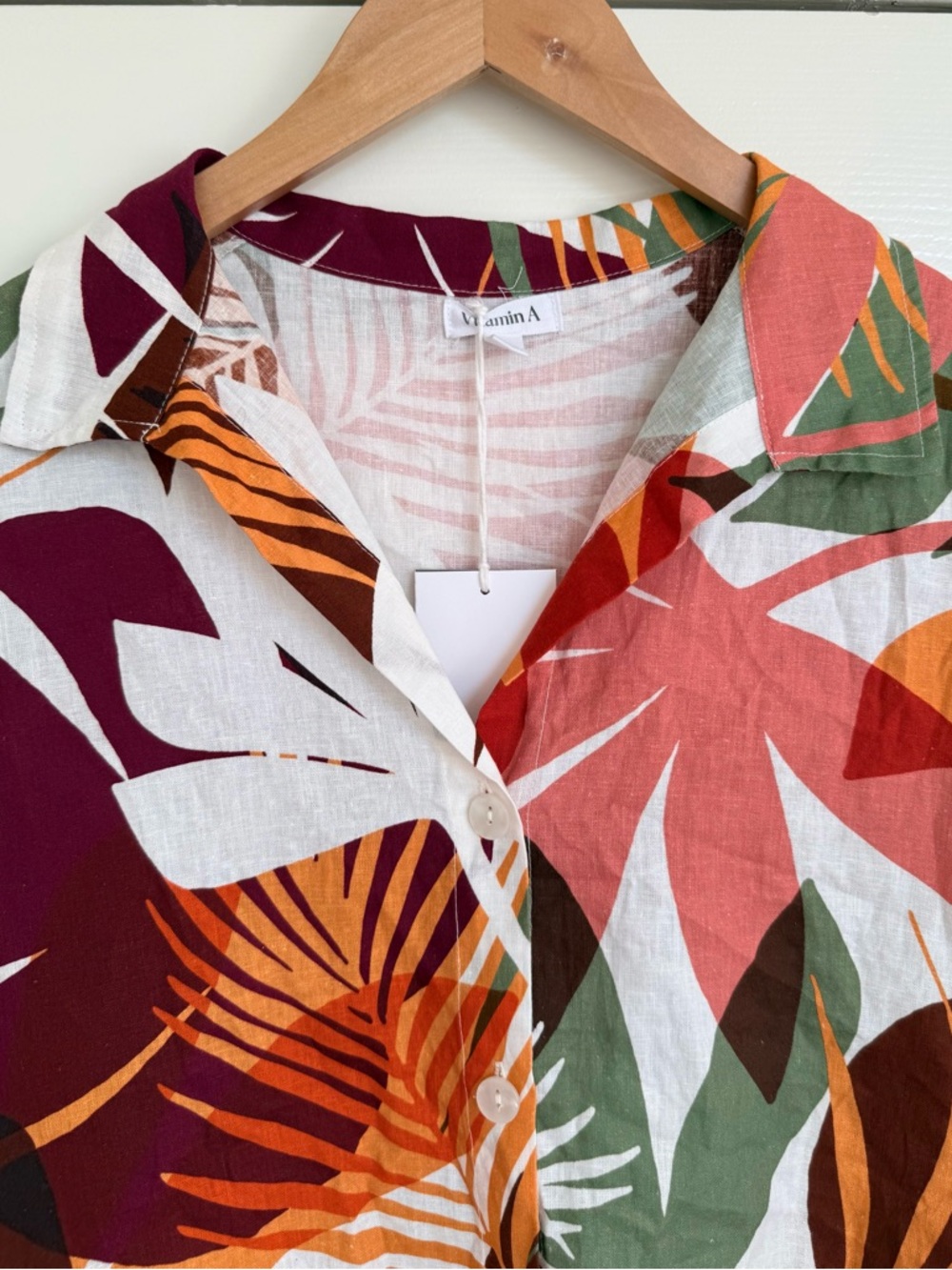 Vitamin A NWT Floral Linen Tropical Cover Up Button Down Blouse Top Size Small - Picture 4 of 9